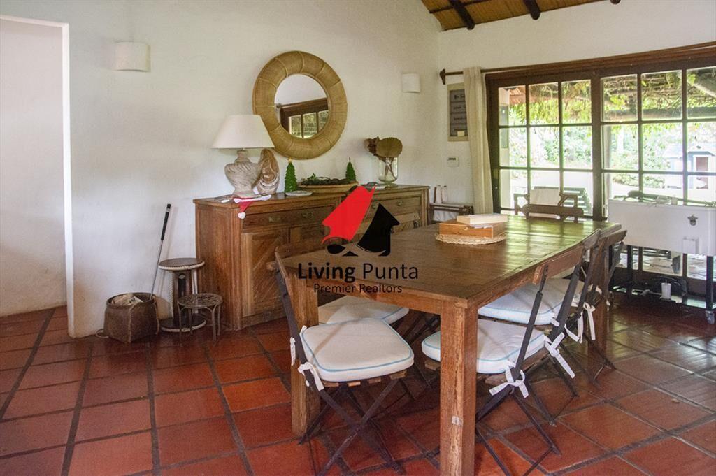 En venta casa de 1 dormitorio con dependencia en Cantegril