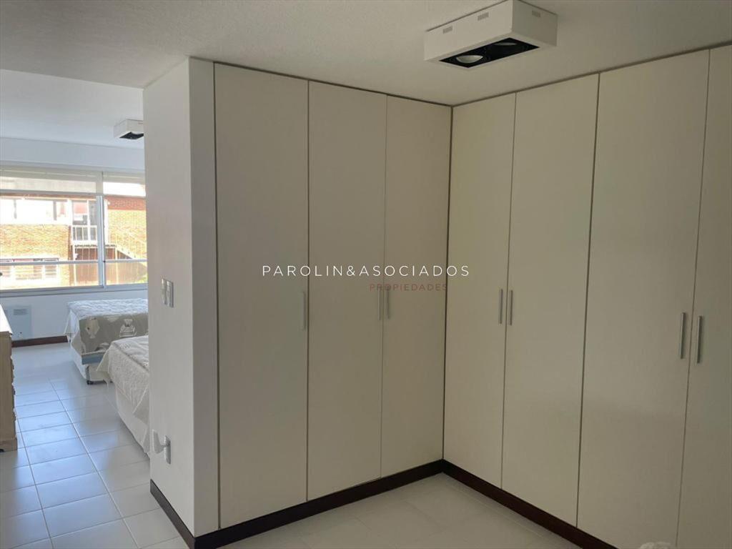 Apartamento en torre de categoría en venta y