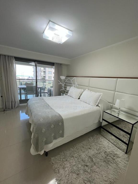 ALQUILER DE MODERNO APARTAMENTO DE 3 SUITES EN BRAVA