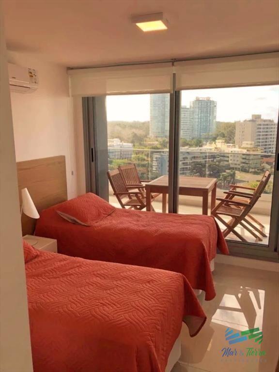 Vendo apartamento 3 dormitorios con servicios y