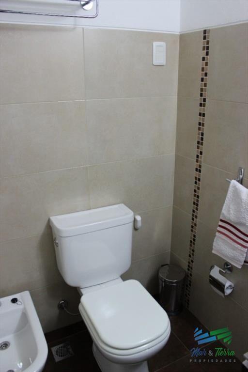 EN VENTA.. PISO ALTO CON VISTA AL PUERTO Y LA !!