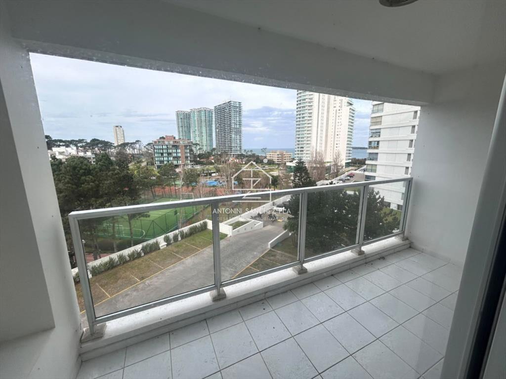 APARTAMENTO DE 3 DORMITORIOS EN VENTA CON VISTA