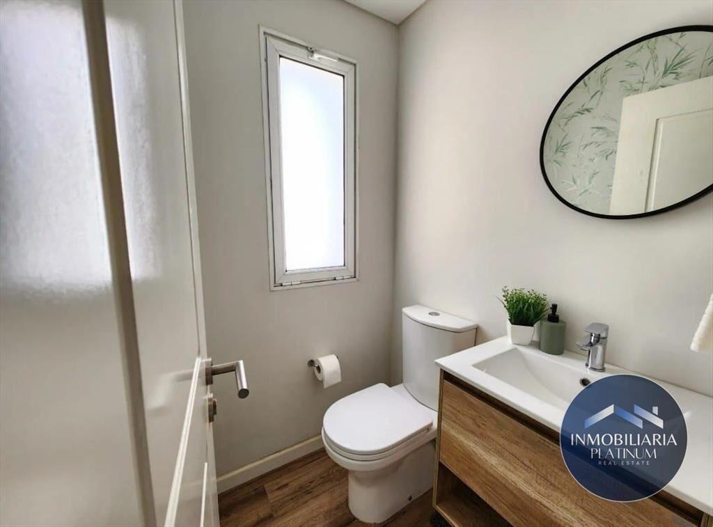 Casa en venta c/ cochera en La Tahona