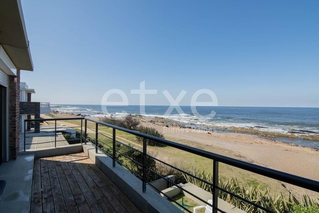 Casa en Venta Sobre la Playa Faro La Paloma...