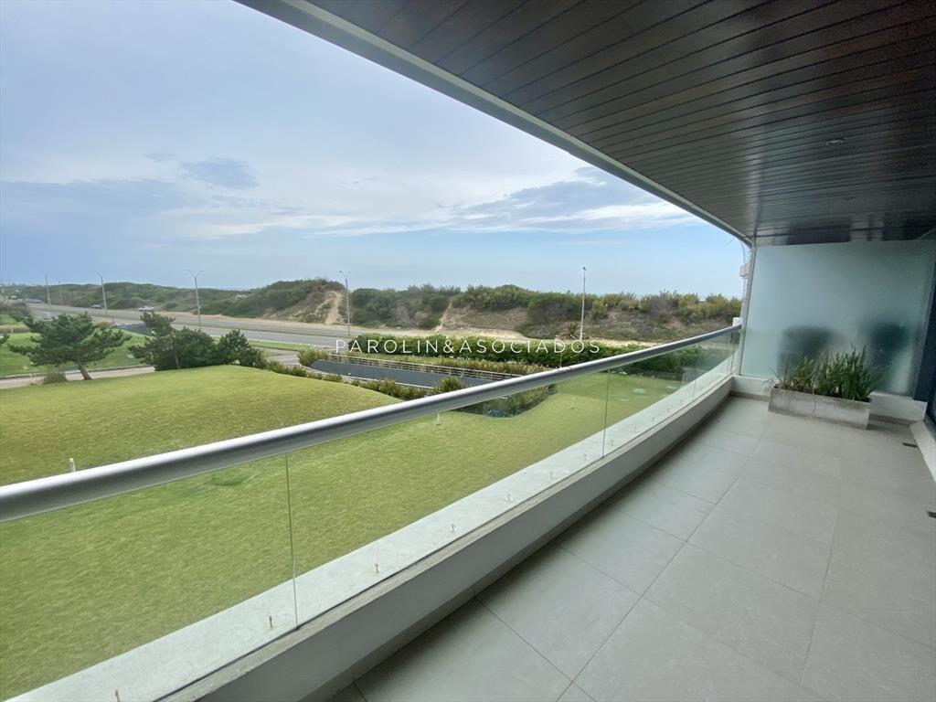 Apartamento en venta de 3 dormitorios en Playa
