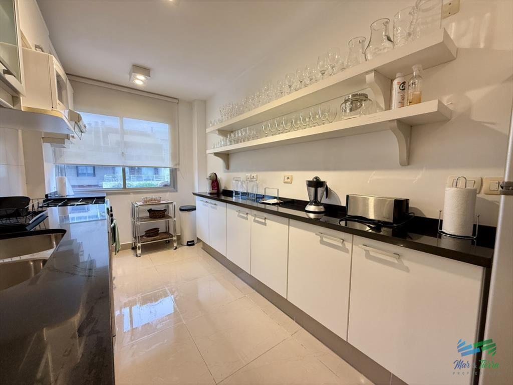 En venta apartamento 3 dormitorios en frente al
