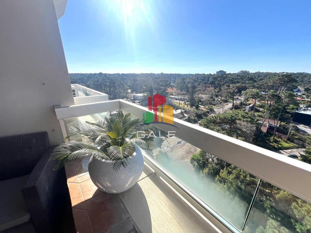 apartamento en venta zona shopping punta, 2 y