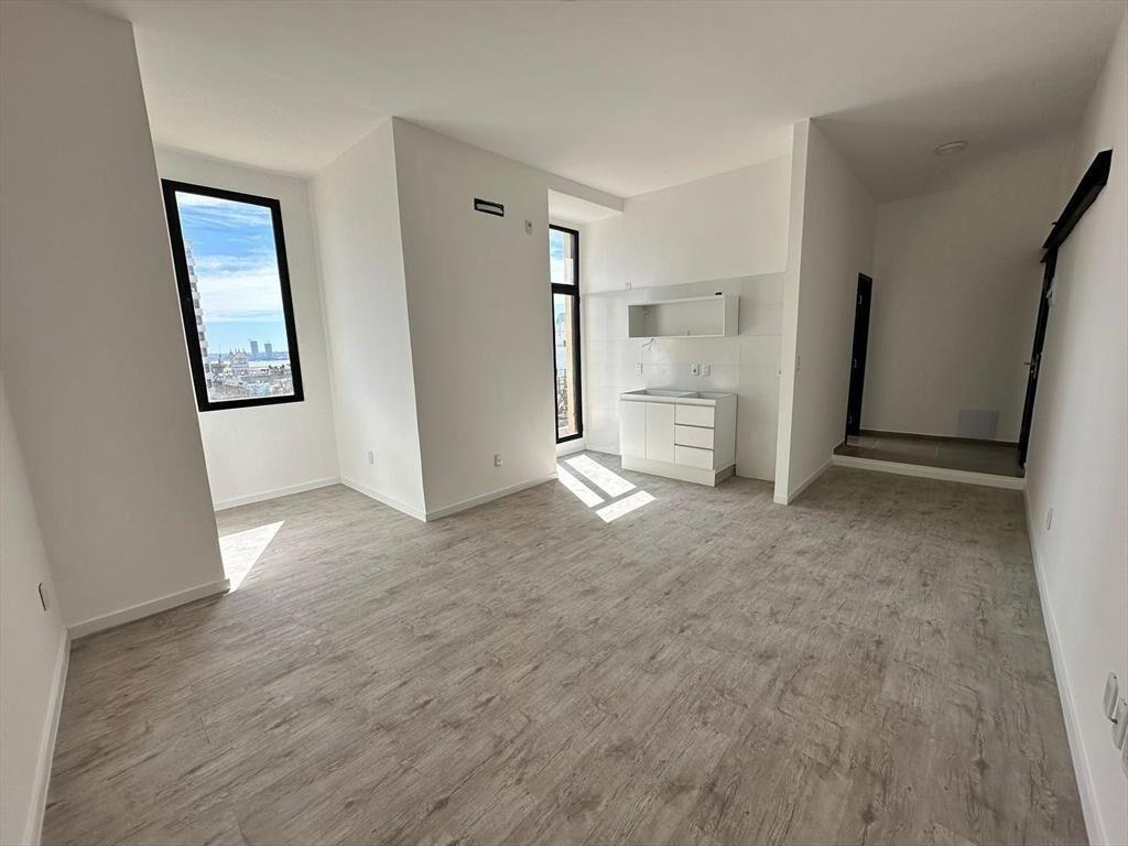 Loft frente a plaza Matriz, 38 M2, súper luminoso !!!
