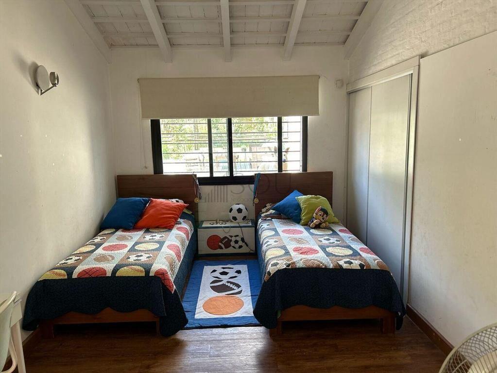 VENTA CASA 4 DORMITORIOS GRAN TERRENO PINAR SUR