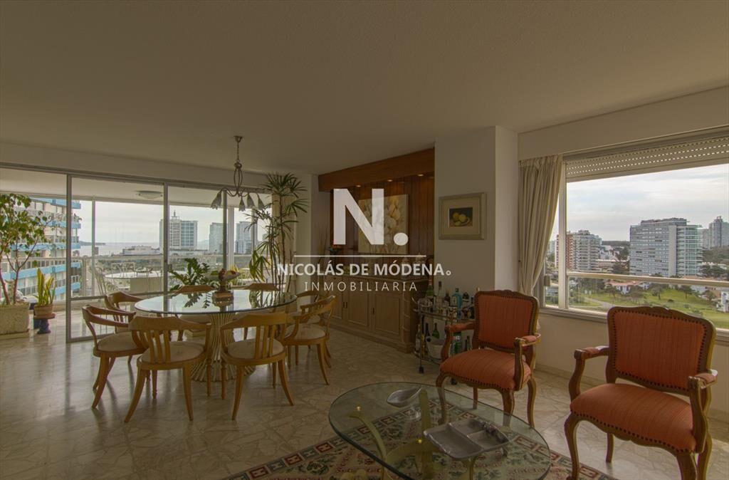 Esplendido departamento en venta ubicado en Brava