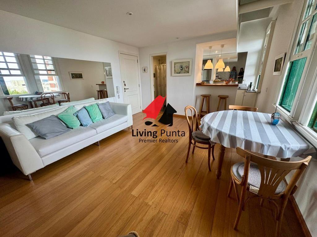 Apartamento de diseño en venta en un clásico de Punta del