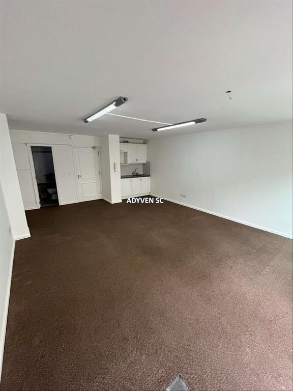 OFICINA EN VENTA CON OPCIÓN DE COCHERA. ZONA CIUDAD VIEJA.