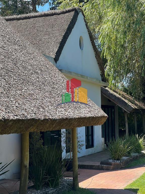 Amplia casa a la venta en Punta del Este de 6 dormitorios e
