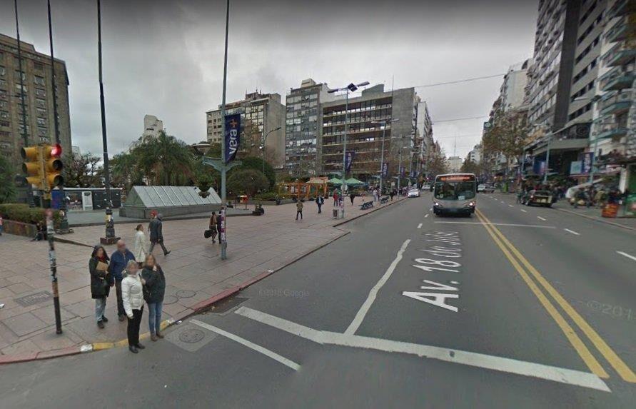 Venta amplia oficina comercial por calle Andes Centro