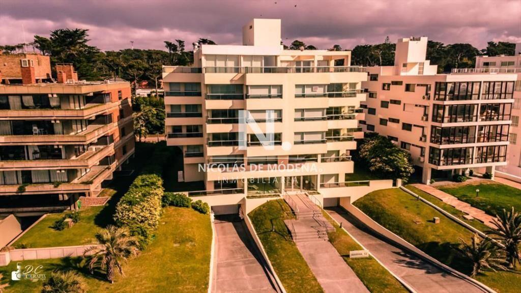 Departamento en venta frente al mar.