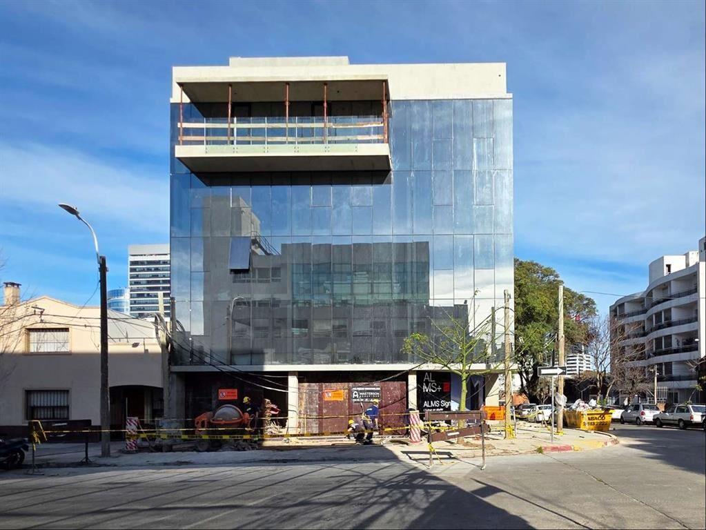 ALQUILER PISO DE OFICINAS BUCEO - POCITOS NUEVO - ZONA WORL