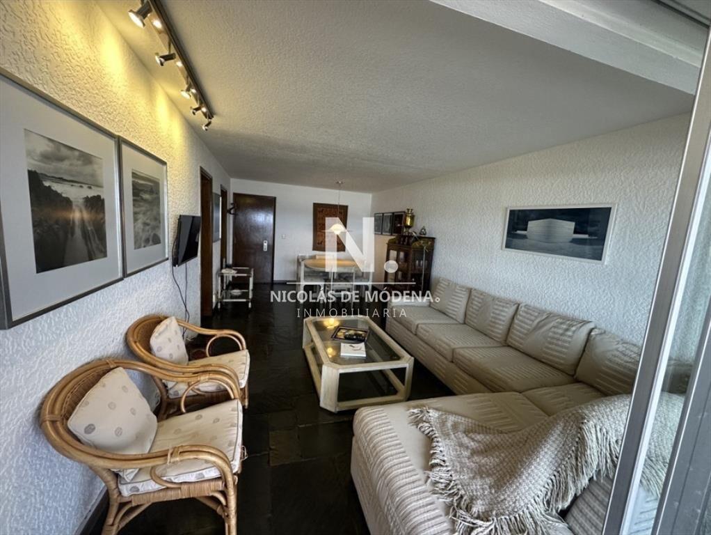 En venta apartamento de 2 dormitorios en Brava,