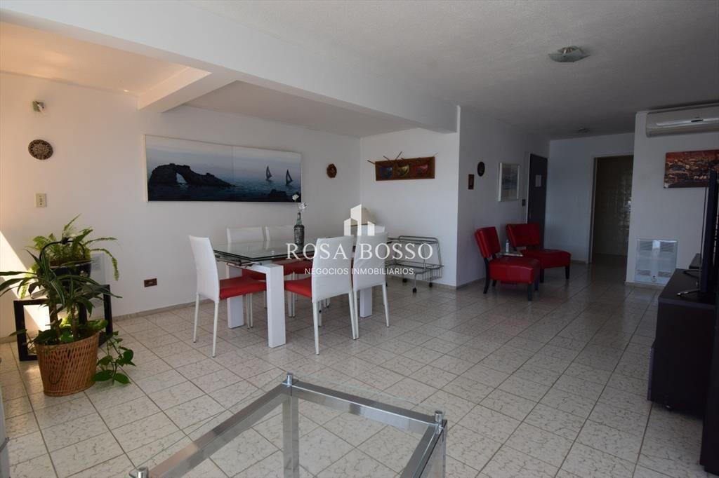 Apartamento en venta con vista al puerto