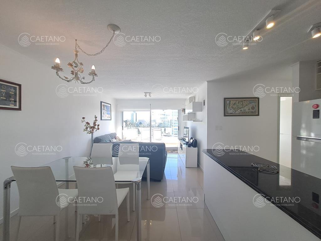 Espectacular apartamento de 1 dormitorios, con servicios, a