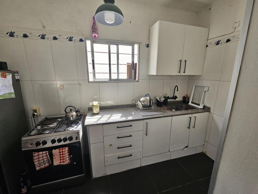 8 de octubre y Abreu, casa de altos, reciclada, 145 m2 !!