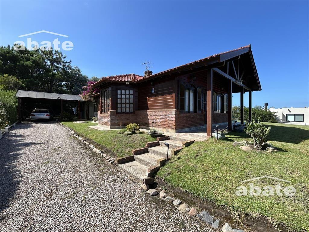 Venta de Casa de 3 dormitorios en Punta Colorada, Maldonado