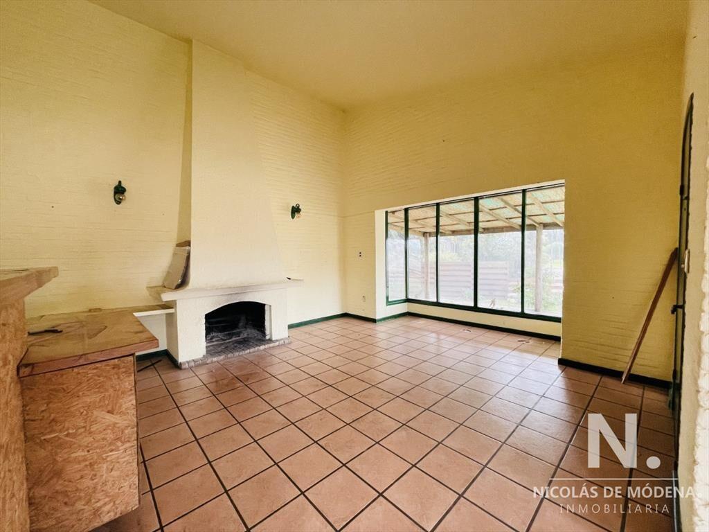 Venta de casa sólida en excelente punto comercial o para v