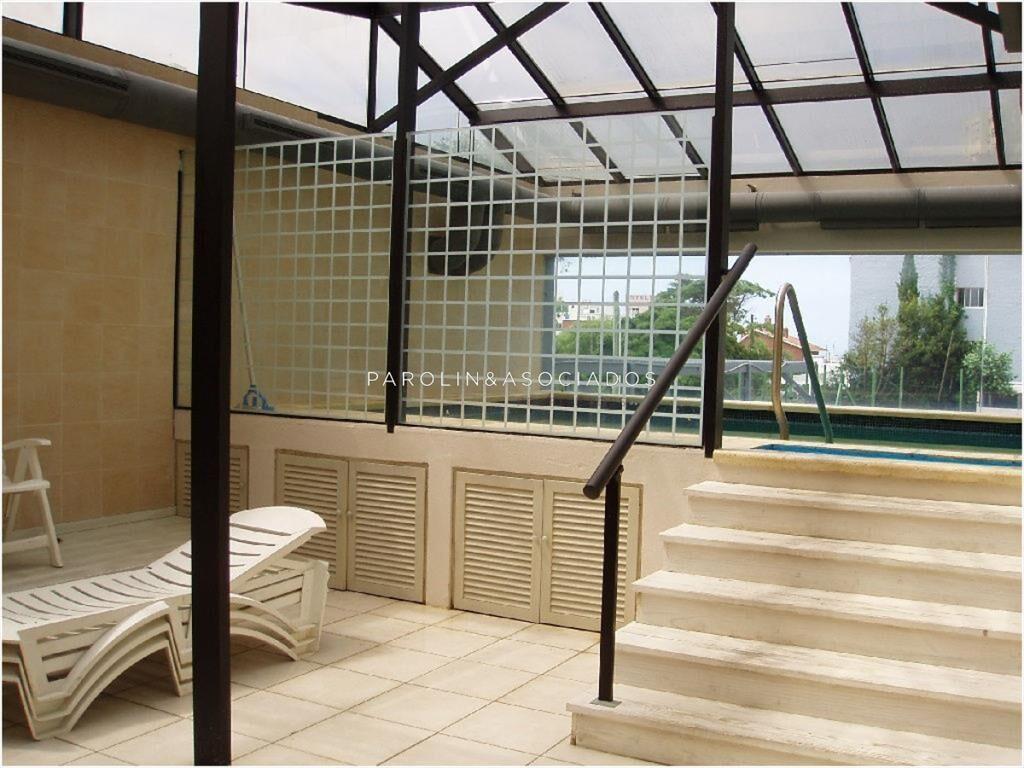 Apartamento en venta a pasos del mar en Punta del Este.