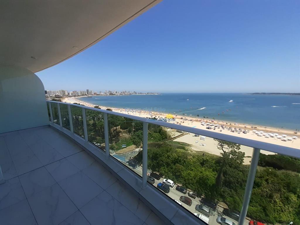 Apartamento en Venta de 3 dormitorios en Punta ,