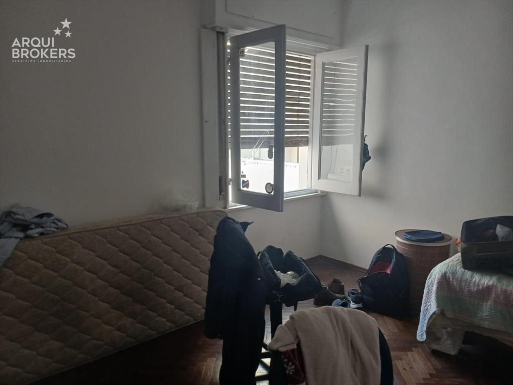 Apartamento de tres dormitorios en venta con renta en Tres