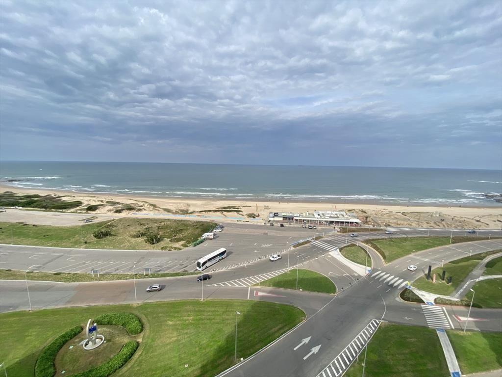 VENTA APARTAMENTO 3 DORMITORIOS Y DEPENDENCIA - I