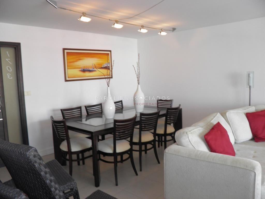 Pent House en venta en torre Manhattan, Punta del Este.