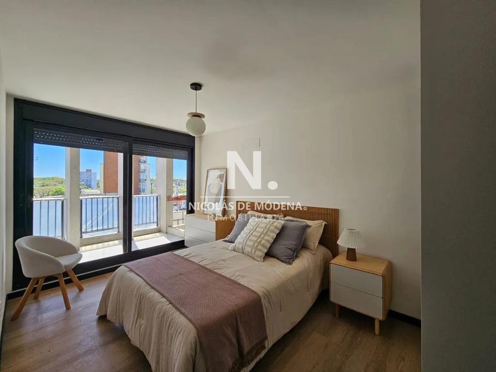Venta Luminoso Apartamento de 2 Dormitorio a en