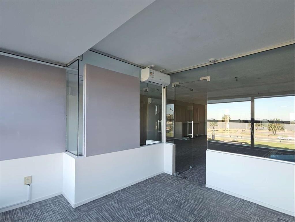 Oficina - Parque Rodó - VENTA CON RENTA