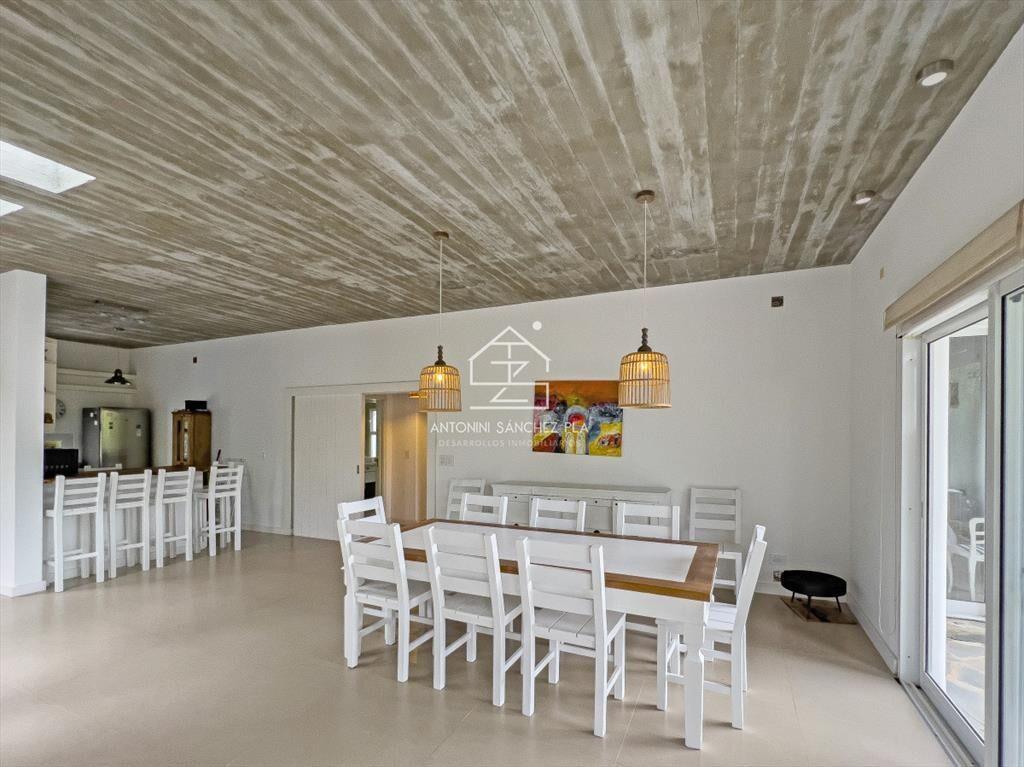 Casa en venta de dos dormitorios en Altos de Montoya