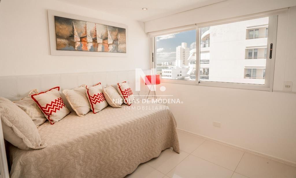 Departamento en venta de 6 dormitorios frente al