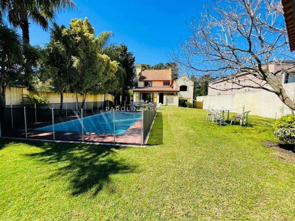 Casa en venta de 4 dormitorios en Beverly Hills, Punta del