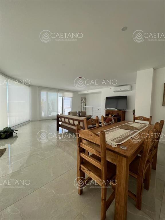 Venta apartamento 4 dormitorios playa mansa Punta
