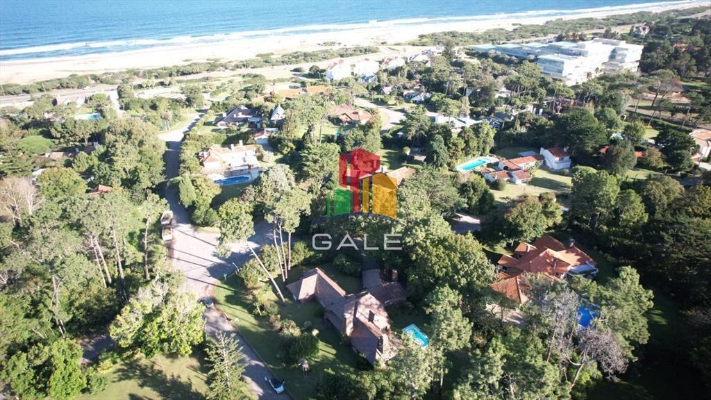 Hermosa mansión en Golf de 6 dormitorios , Punta