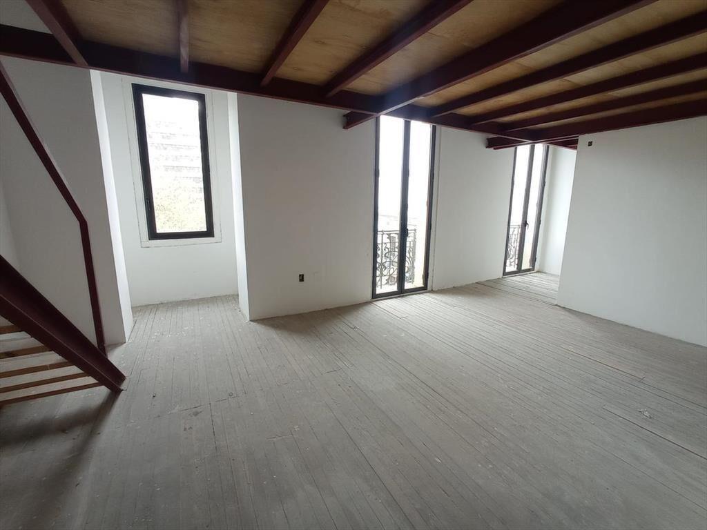 Gran loft duplex ,76m2 frente a Plaza Matriz con la mejor v