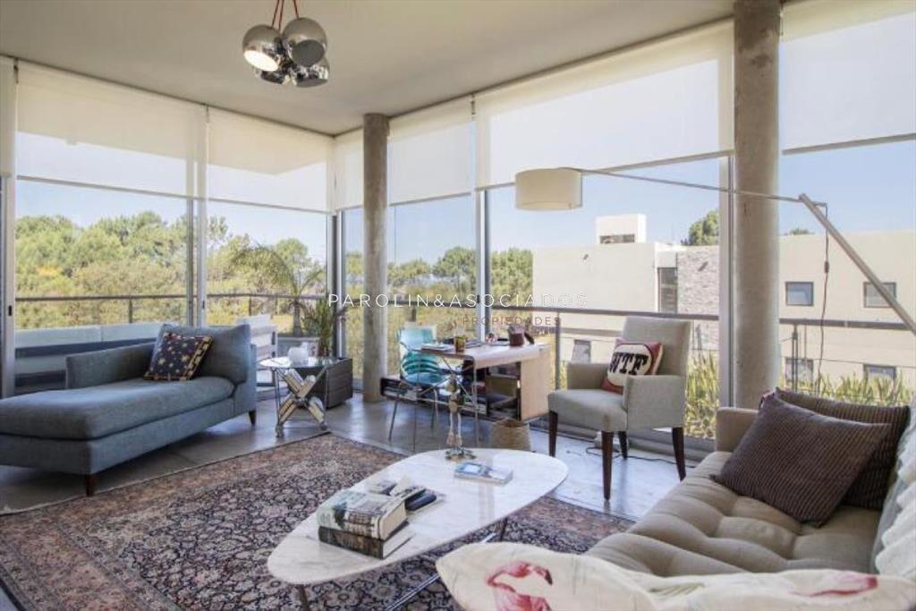 CASA EN VENTA DE 3 DORMITORIOS EN JOSE IGNACIO