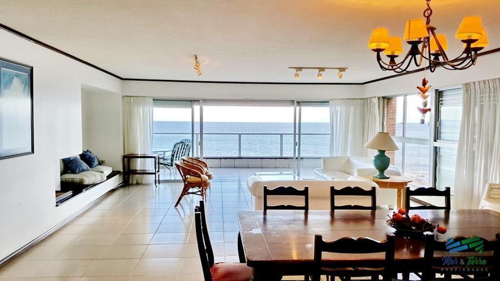 Vendo apartamento 3 dormitorios, frente al mar en