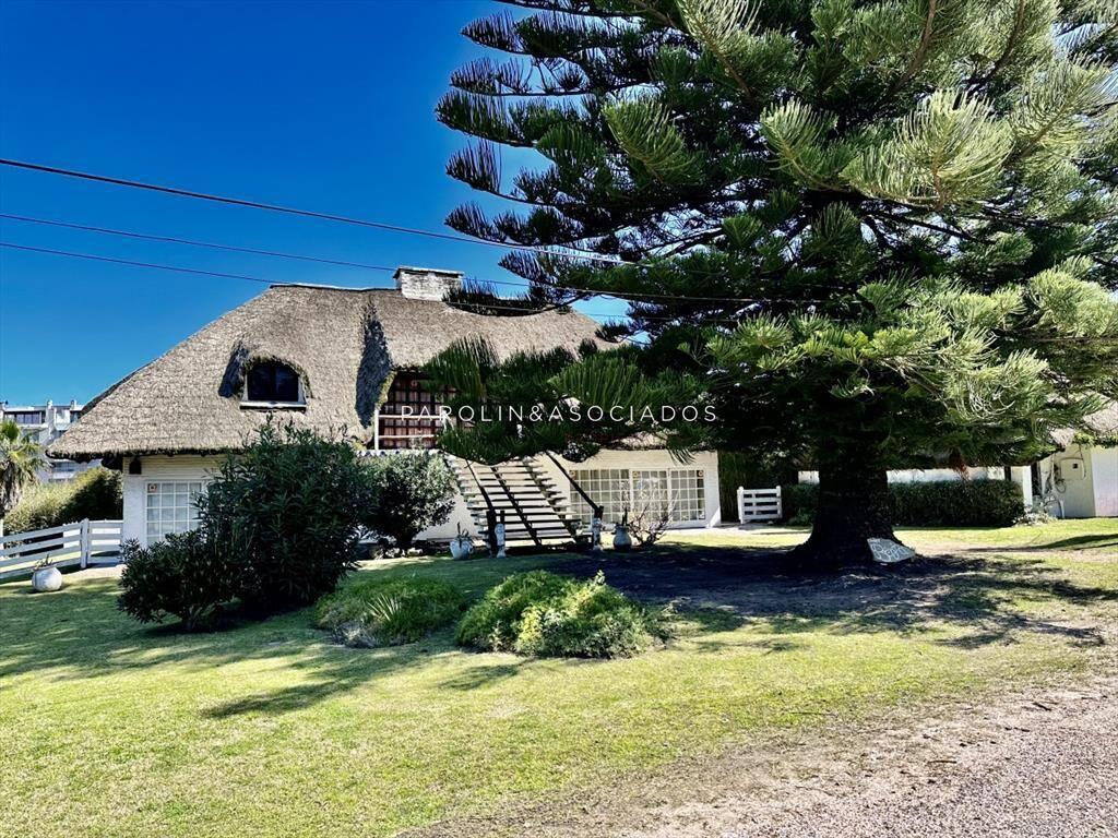 Casa en venta en Pinares, Punta del Este.