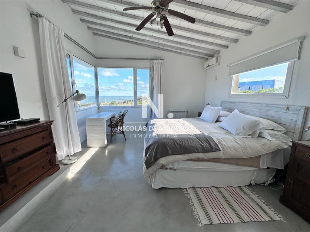 Vende casa en El Chorro- Manantiales, de 4