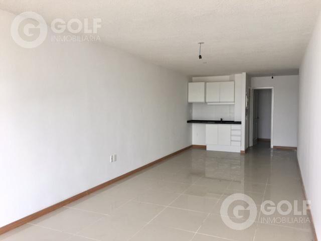 Venta de monoambiente al frente con terraza con renta en C