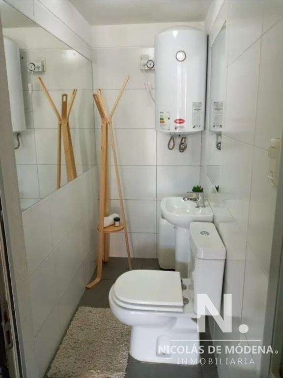 Vendo casa de 4 dormitorios,3 baños y piscina climatizada.