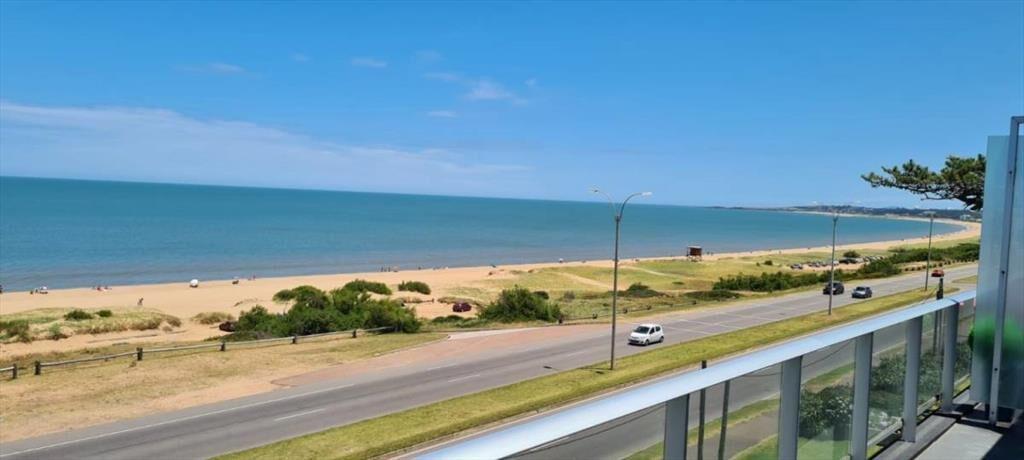 Apartamento en venta de 2 dormitorios c/ cochera en Play...