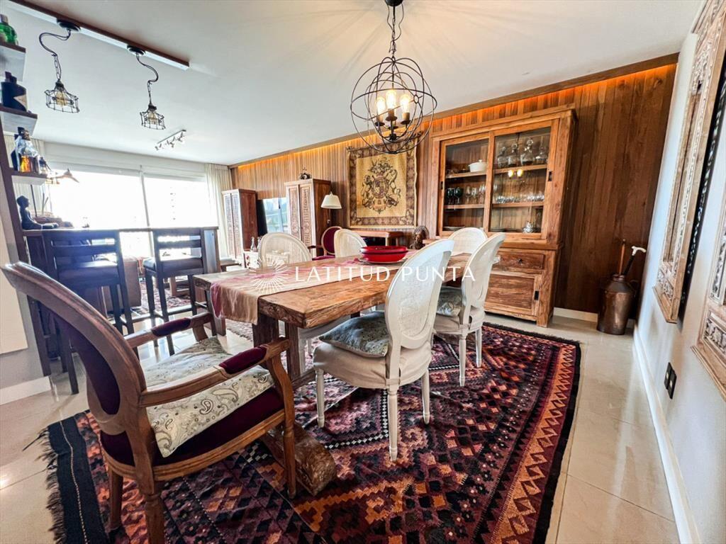 Apartamento piso alto sobre la mansa de 2 mas