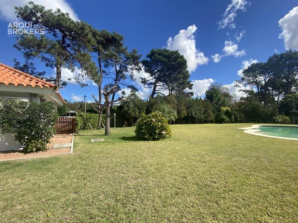 Casa de tres dormitorios en venta en Rincón del Indio