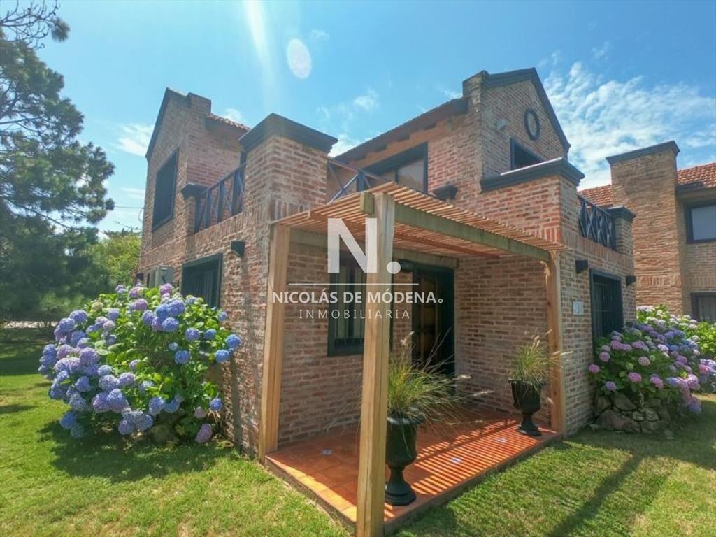 Casa en venta de 3 dormitorios  en Tio Tom  ,