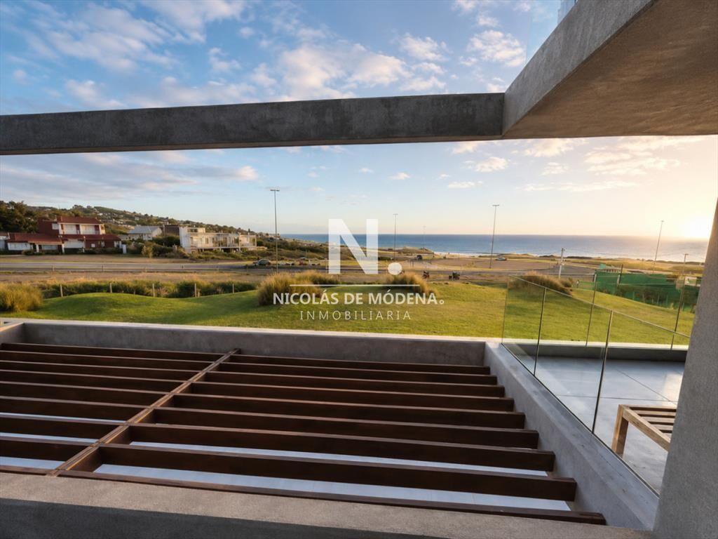 En venta apartamento de 3 dormitorios Frente al -
